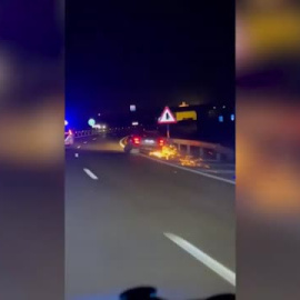 La Guardia Civil detecta a un coche circulando sin dos ruedas y una moto a más de 200 km/h