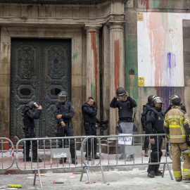 Fotografía del Pazo Provincial de la Diputación de Ourense tras la protesta de los bomberos este lunes 23 de octubre de 2023, en Ourense (Galicia).
