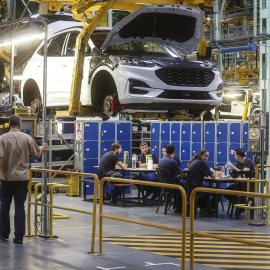 Un vehículo en la fábrica de Ford en Almussafes, a 24 de octubre de 2022, en València.