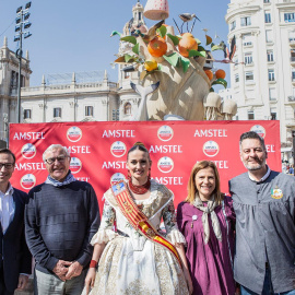 19/03/2023. Pablo Mazo, director regional de Relaciones Institucionales de Heineken España; Pilar Bernabé, delegada del Gobierno en Valencia; Laura Mengó, Fallera Mayor; Carlos Galiana, concejal de Cultura Festiva; y Javier Prat, director territorial d