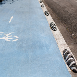 Imagen de archivo de un carril bici segregado.