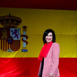 La ministra de Defensa, Margarita Robles, asegura que la postura del Gobierno es "clara" y dice sentirse "muy ceutí y melillense".