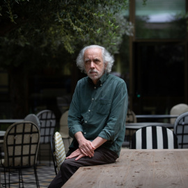 El director Fernando Trueba posa durante la presentación de la película “El olvido que seremos” en el BCN Film Fest, a 20 de abril de 2021, en Barcelona, Catalunya.
