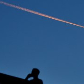 "Nos fumigan": radiografía de los 'chemtrails', la conspiración sobre avionetas que disuelven nubes y fomentan la sequía