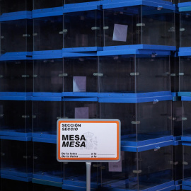 Detalle de las urnas en el almacén electoral de la provincia de Valencia