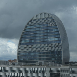 Edificio de la sede de BBVA en la zona norte de Madrid, conocido como ‘La Vela’. E.P./Isabel Infantes