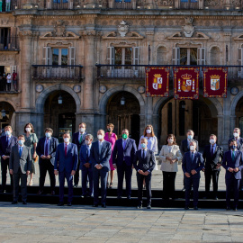 Foto de familia antes de celebrarse la Conferencia de Presidentes en Salamanca.