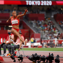 Ana Peleteiro durante la final de triple salto.