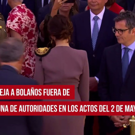 Así ha sido el momento en el que el equipo de Ayuso deja a Bolaños fuera de la tribuna de autoridades en los actos del 2 de Mayo