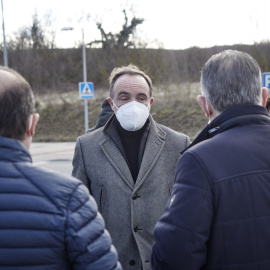 El presidente de UPN, Javier Esparza, a su llegada a la sede de UPN donde se va a celebrar un Consejo Político tras el voto de los diputados contrarios a la reforma laboral, a 5 de febrero de 2022