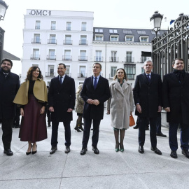 El presidente del Partido Popular, Alberto Núñez Feijóo; la secretaria general del PP, junto a los principales líderes del PP, a su llegada al acto de homenaje a la Constitución, en el Congreso de los Diputados, a 6 de diciembre de 2023.