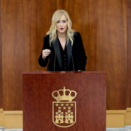 La expresidenta de la Comunidad de Madrid Cristina Cifuentes interviene durante un pleno extraordinario en la Asamblea de Madrid, a 1 de diciembre de 2023, en Madrid.