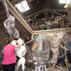 Últimos retoques de las fallas más átipicas