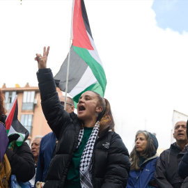 Varias personas asisten una concentración y acto cultural en apoyo al pueblo palestino en Madrid, a 30 de marzo de 2024.