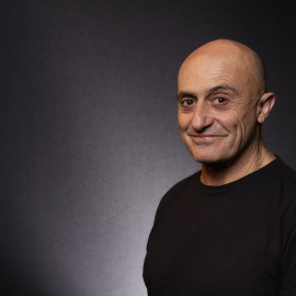 El actor Pepe Viyuela posa para Europa Press, en el Teatro del Barrio, a 4 de abril de 2022, en Madrid (España)