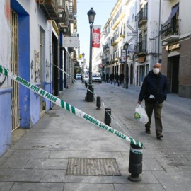 Daños del terremoto provocado en un edificio de Granada.