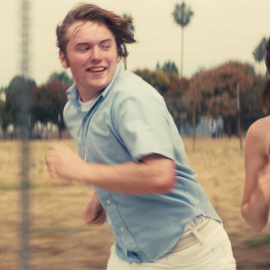 Los actores protagonistas de 'Licorice Pizza' Alana Haim y Cooper Hoffman.