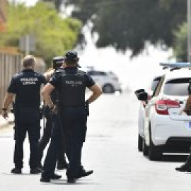 La Policía inicia la devolución a Marruecos de los 800 menores migrantes que cruzaron a Ceuta en la crisis de mayo