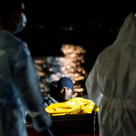 Una de las 222 personas rescatas por Salvamento Marítimo al sur de Gran Canaria.