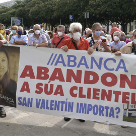 Protesta contra Abanca en San Valentín, en Ferrol.