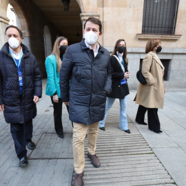 13/02/2022 El candidato del PP a la Presidencia de la Junta de Castilla y León, Alfonso Fernández Mañueco, llega a votar a la antigua sede de la Delegación Territorial de la Junta en Salamanca