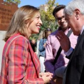 La alcaldesa de Zaragoza asegura que la merendola de hamburguesas que cargó al Ayuntamiento fue una comida "de trabajo"