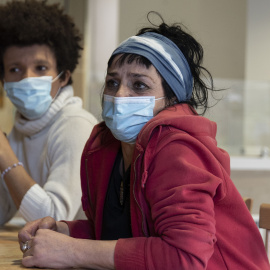 Les dues usuàries durant l'entrevista.