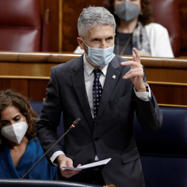 El ministro del Interior, Fernando Grande-Marlaska interviene durante la sesión de control al gobierno este miércoles 16 de febrero de 2022 en el Congreso de los diputados.