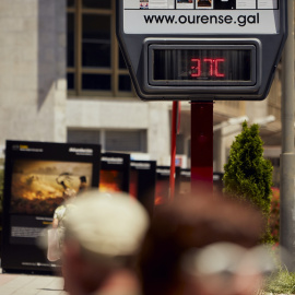 Un termómetro con temperatura a 37º, a 23 de junio de 2023, en Ourense.