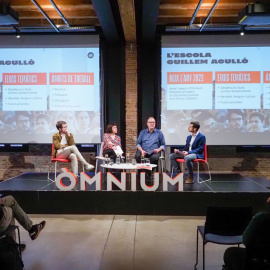 Imatge de l'acte de presentació d'una enquesta de participació política dels joves encarregada per Òmnium