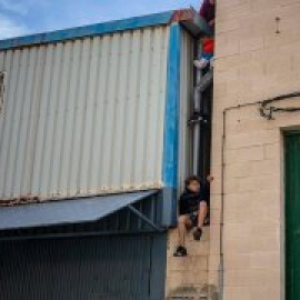 Ceuta levanta otra nave de la vergüenza atestada de cientos de niños marroquíes