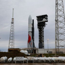 El cohete Vulcan antes de su lanzamiento desde Cabo Cañaveral, Florida, EE.UU., el 7 de enero de 2024.