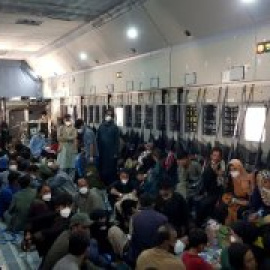 Los talibanes aseguran ahora que permitirán vuelos civiles tras el fin de la evacuación