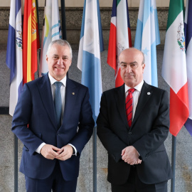 11/1/24-El lehendalari, Iñigo Urkullu (i), se reúne este jueves en Madrid con el secretario general de la Organización de Estados Iberoamericanos-OEI, Mariano Jabonero (d).