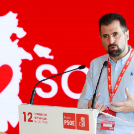 El secretario general del PSOE de Castilla y León, Luis Tudanca, en el XII Congreso Provincial del PSOE de Burgos, en el Fórum Evolución, a 19 de diciembre de 2021, en Burgos, Castilla y León.