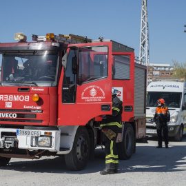 Bomberos y servicios sanitarios de Granada.