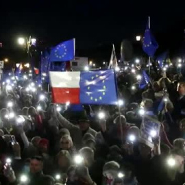 Multitudinaria manifestación en Polonia a favor de la permanencia en la Unión Europea