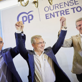 6/5/24 De izquierda a derecha, Manuel Baltar, Luis Menor y Alfonso Rueda, en un mitin en Pereiro de Aguiar en la campaña de las municipales del año pasado