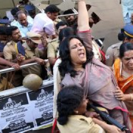 Otra mujer desafía la ola machista de violencia y accede al templo de Sabarimala en la India