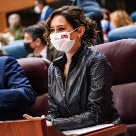 "Y el universo vuelve a su normalidad": Ayuso dice ahora que se lleva bien con Vox y los tuiteros reaccionan con sorna