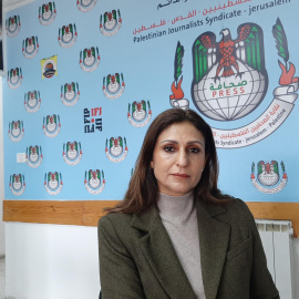 25 enero 2024. RAMALA (CISJORDANIA), 25/01/2024.- Shuruq Asad, miembro del secretario general y portavoz del Sindicato de Periodistas Palestino, posa durante una entrevista con EFE en Ramala (Cisjordania)