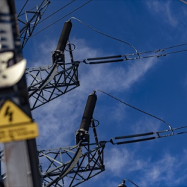 Una torre eléctrica de alta tensión, a 12 de noviembre de 2021, en Madrid.