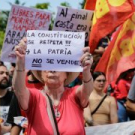 Miles de argentinos se concentran en Buenos Aires contra la motosierra de Milei