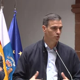 Sánchez en La Palma:  "La actividad del volcán no cesa"