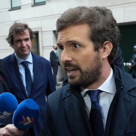 Casado, desde Bruselas: "¿El señor Macron está negociando con los que justifican los atentados de Bataclan para los presupuestos?