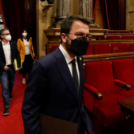 20/05/2021.-El candidato de ERC a la presidencia de la Generalitat, Pere Aragonès, durante la primera jornada del debate de su investidura, esta tarde en el Parlamento de Cataluña. EFE/Alberto Estévez