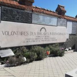 Vox retira 'in extremis' una propuesta que quería destruir un monumento en recuerdo a las Brigadas Internacionales en Madrid al saber que la perdería