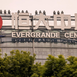 El edificio Evergrande Center, en Shanghai. EFE/EPA/ALEX PLAVEVSKI