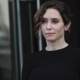 La presidenta de la Comunidad de Madrid, Isabel Díaz Ayuso, en el minuto de silencio en homenaje a las víctimas del barco pesquero Villa de Pitanxo, a 23 de febrero de 2022.