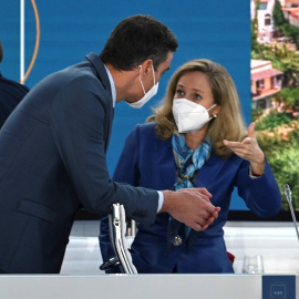 31/10/2021 Pedro Sánchez, con Nadia Calviño durante la Cumbre del G20 en Roma.